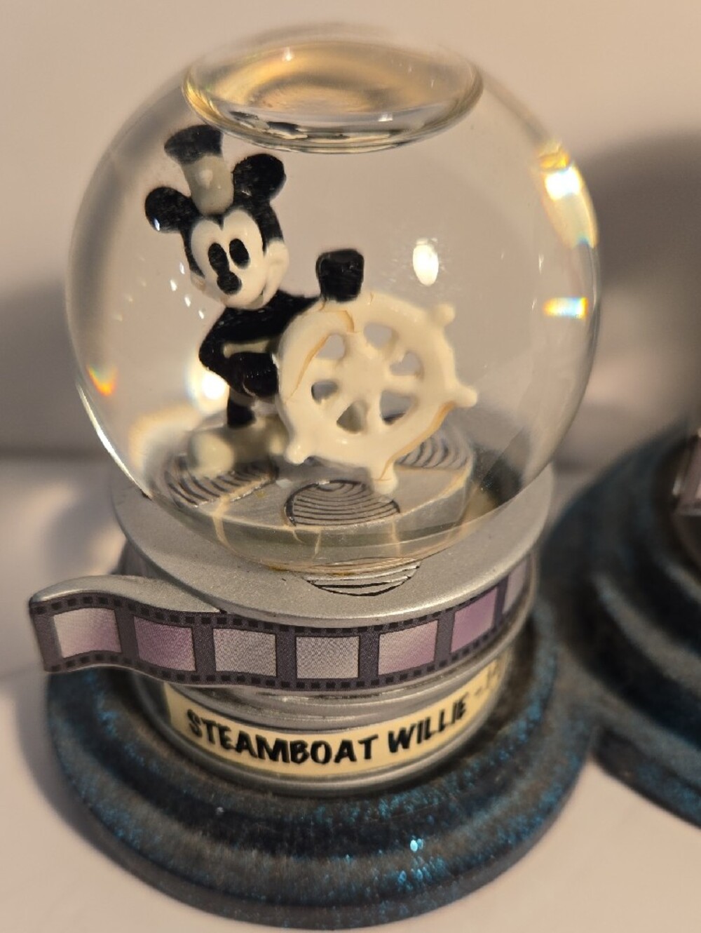 Mickey Mouse Through the Years ceramic gift set MIB Disneyland Resort 3 globes - Picture 2 of 7